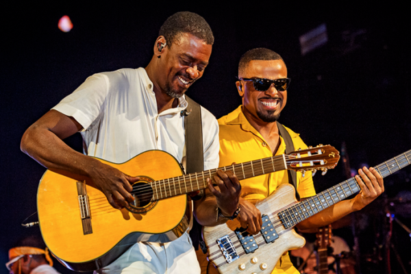Seu Jorge e Alexandre Pires “A live que encantou o Brasil virou tour