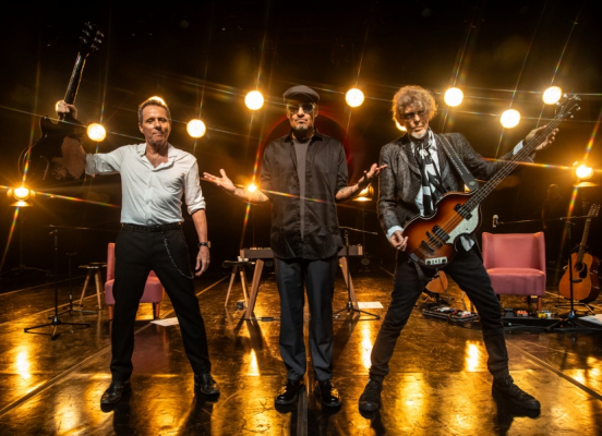 Titãs voltam a São Paulo, no palco do Espaço Unimed, com novo show "Titãs Microfonado"