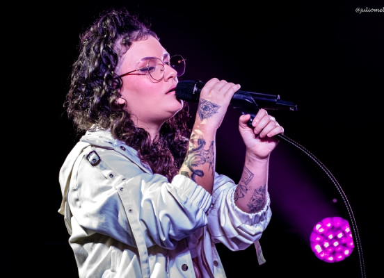 Clyntia lança single Boca a Boca, parte de seu primeiro audiovisual