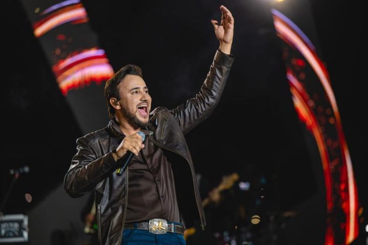 Dalmi Junior grava DVD “Minha Verdade” em Brasília com participações de Hungria, Grelo e Benzadeus